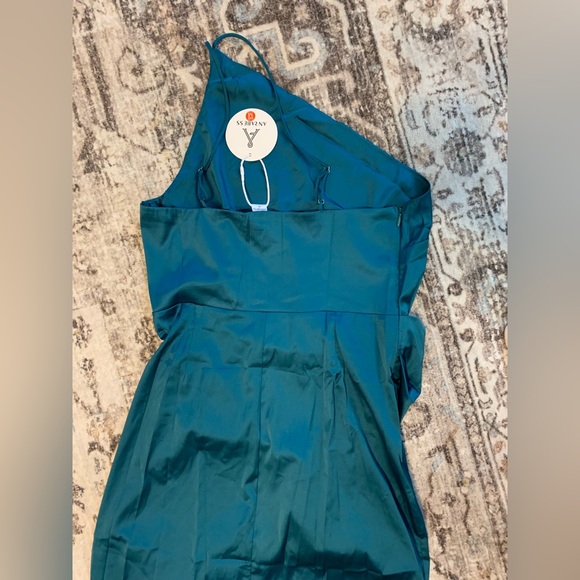 Anrabless one should strap dress size medium - Picture 3 of 9